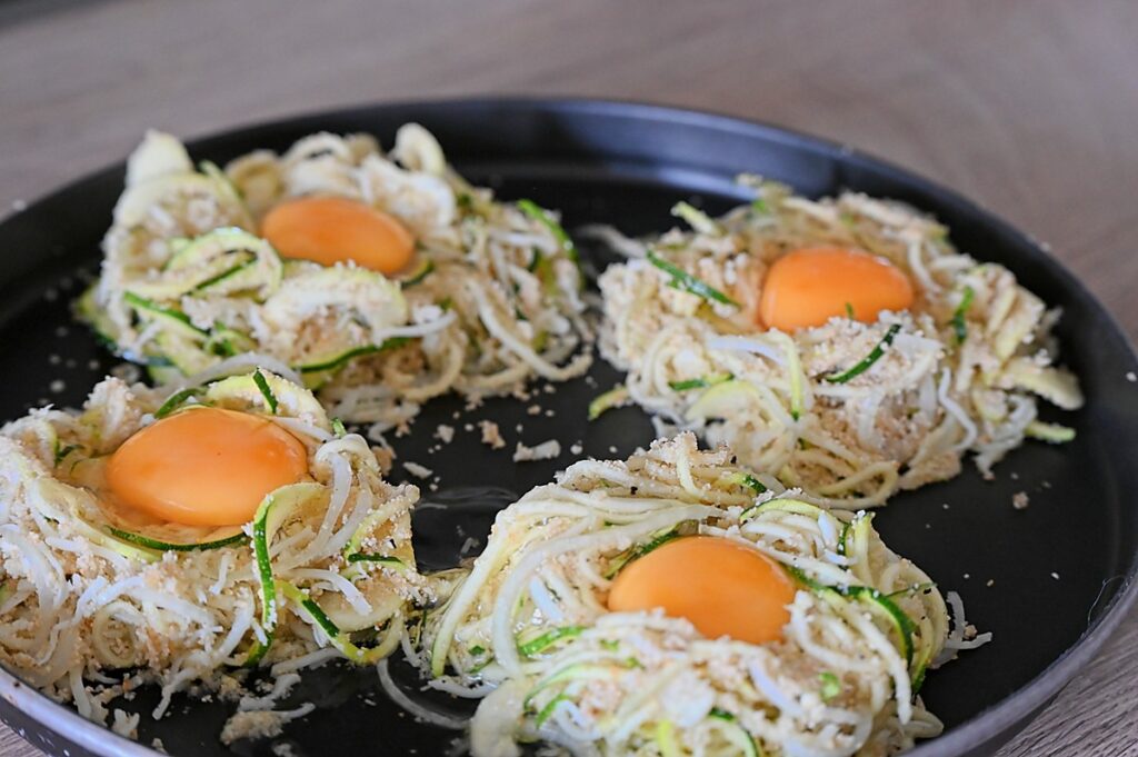 ei op courgettenestje bereiding2
